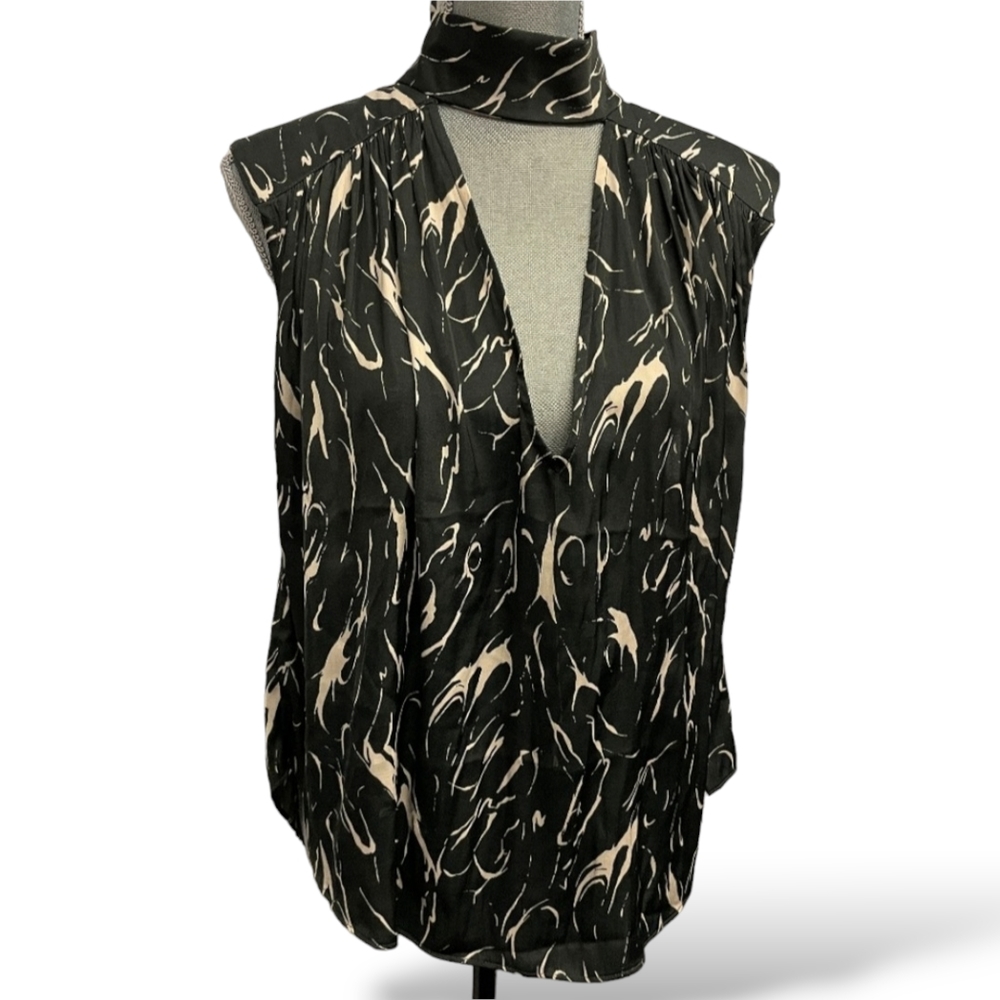 Free People Pleated Sillouette Top with V-neck Front and back - Tie-back Neck